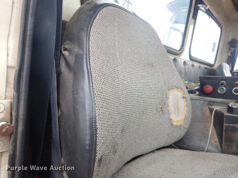 image for item DI5511 1992 White GMC WX Xpeditor  refuse truck