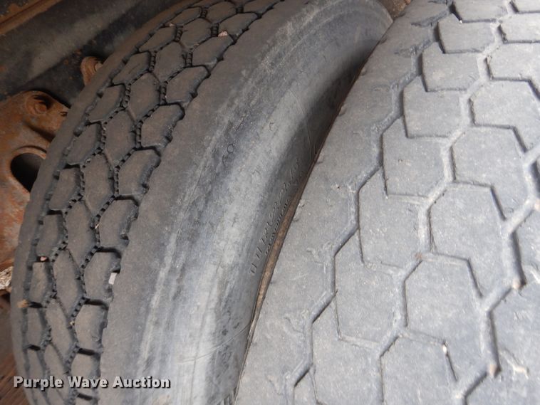 image for item DI5511 1992 White GMC WX Xpeditor  refuse truck