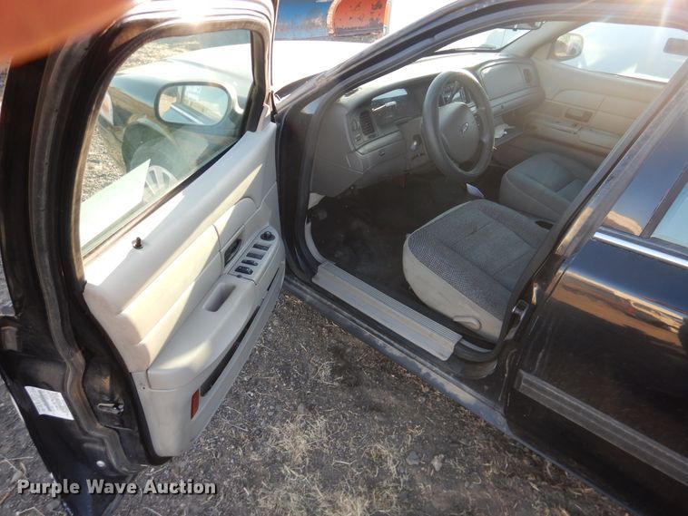 image for item DI5512 2011 Ford Crown Victoria Police Interceptor