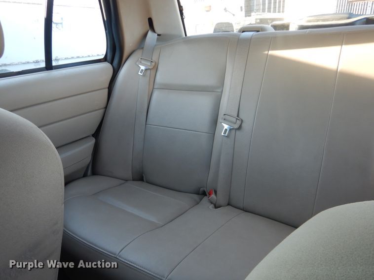 image for item DI5512 2011 Ford Crown Victoria Police Interceptor