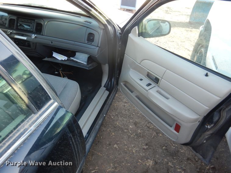 image for item DI5512 2011 Ford Crown Victoria Police Interceptor