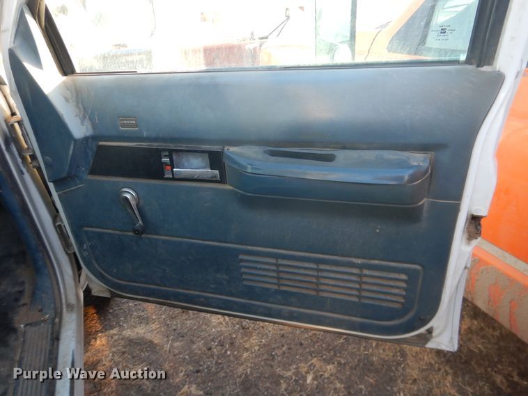 image for item DI5513 1991 Chevrolet K2500  utility bed pickup truck