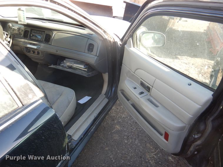 image for item DI5516 2011 Ford Crown Victoria Police Interceptor