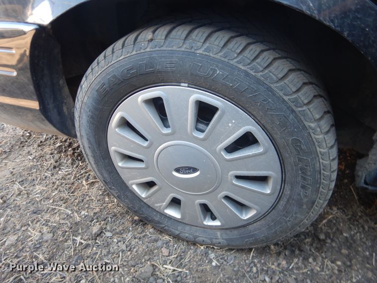 image for item DI5517 2011 Ford Crown Victoria Police Interceptor