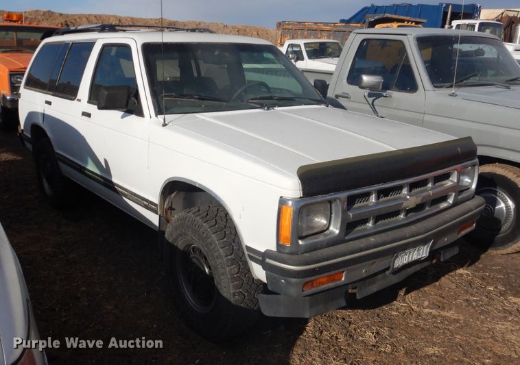 image for item DI5519 1993 Chevrolet S10 Blazer  SUV