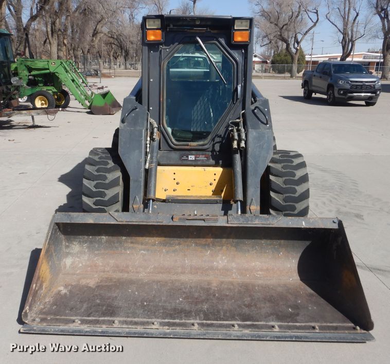 image for item DJ1111 New Holland LS190B  skid steer loader