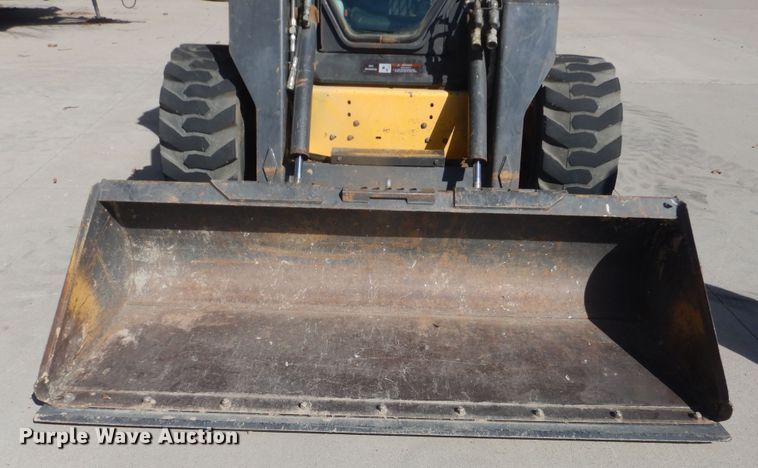 image for item DJ1111 New Holland LS190B  skid steer loader