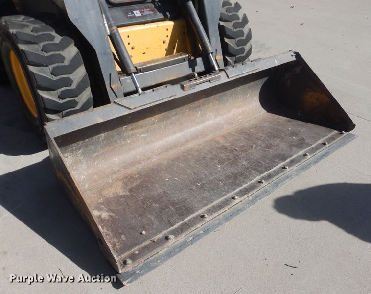 image for item DJ1111 New Holland LS190B  skid steer loader