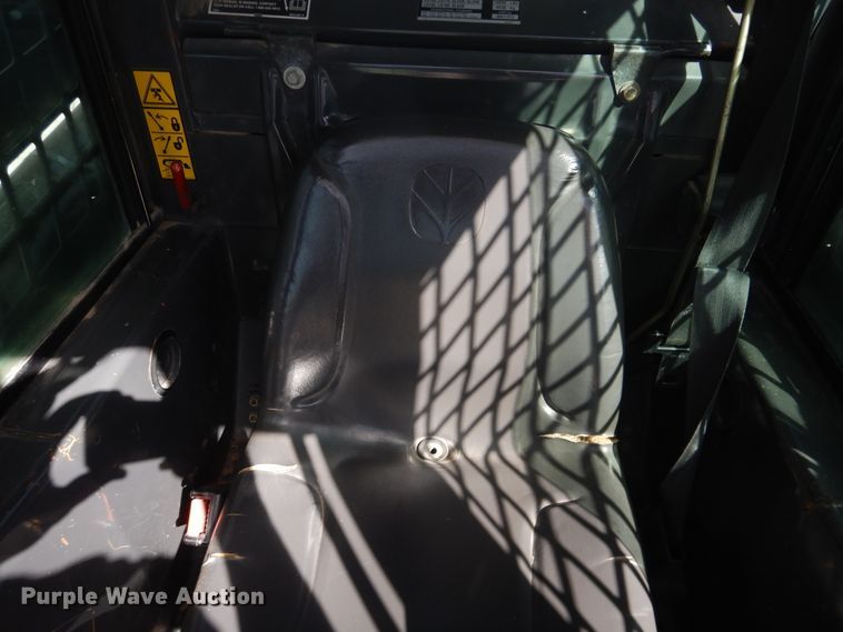 image for item DJ1111 New Holland LS190B  skid steer loader