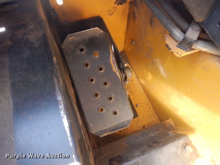 image for item DJ1111 New Holland LS190B  skid steer loader