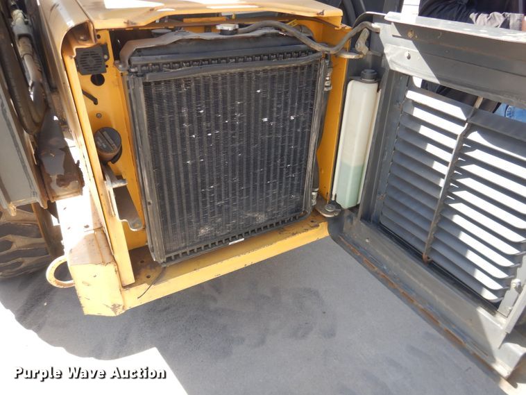 image for item DJ1111 New Holland LS190B  skid steer loader