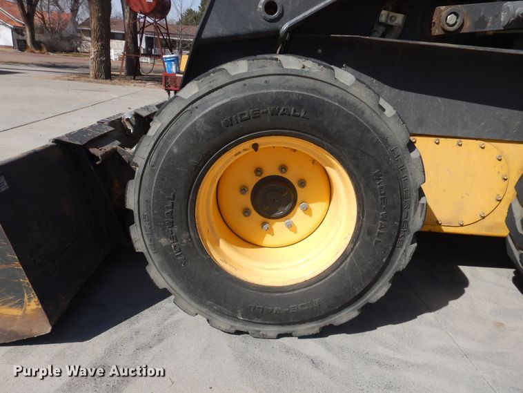 image for item DJ1111 New Holland LS190B  skid steer loader