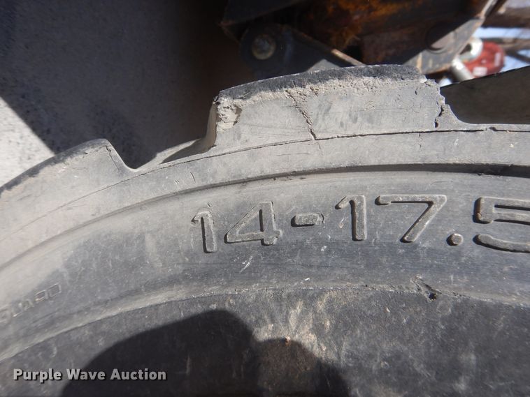 image for item DJ1111 New Holland LS190B  skid steer loader