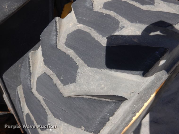 image for item DJ1111 New Holland LS190B  skid steer loader