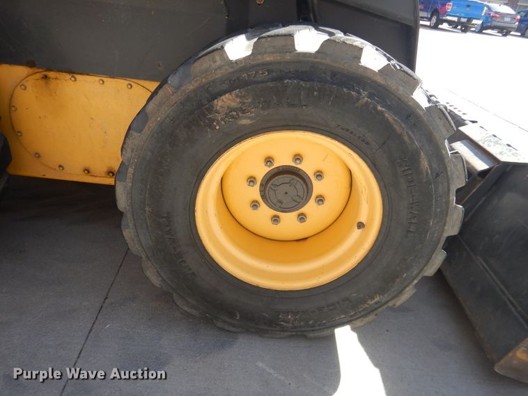 image for item DJ1111 New Holland LS190B  skid steer loader