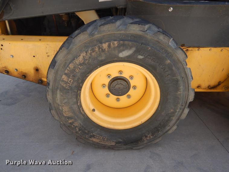 image for item DJ1111 New Holland LS190B  skid steer loader