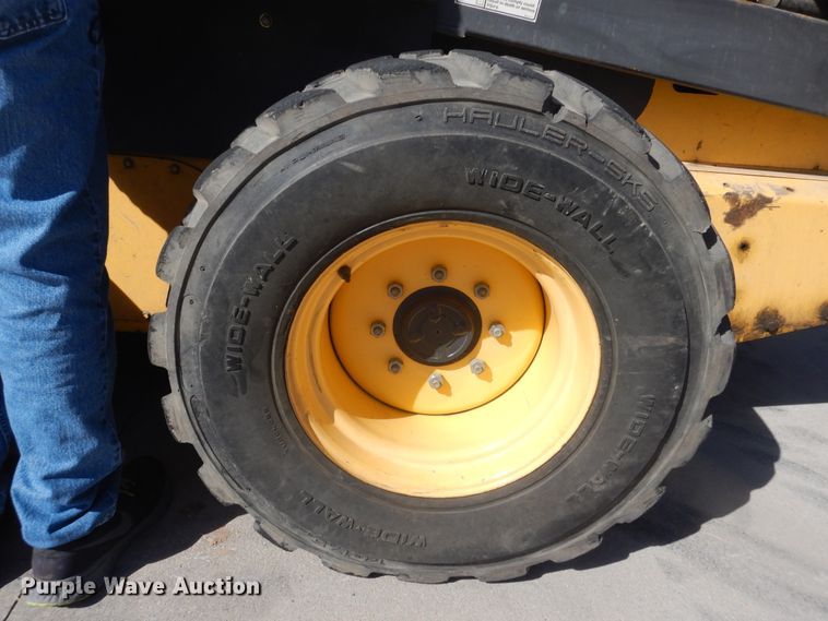 image for item DJ1111 New Holland LS190B  skid steer loader