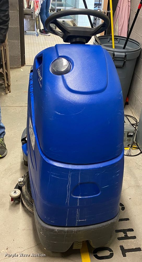 image for item DJ1112 Windsor floor cleaner