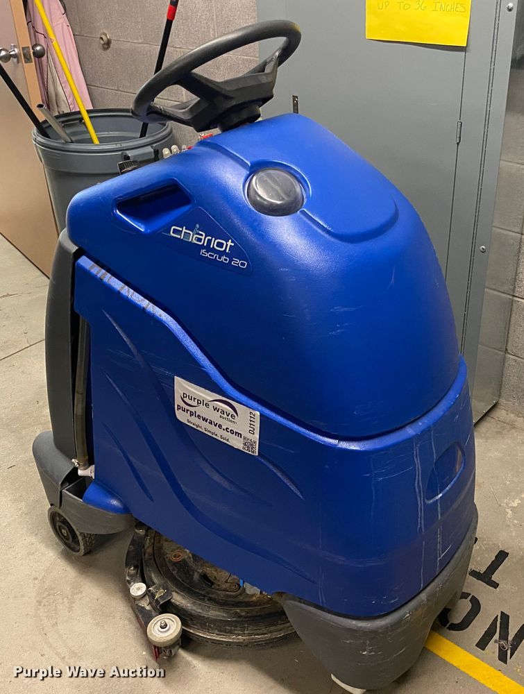 image for item DJ1112 Windsor floor cleaner