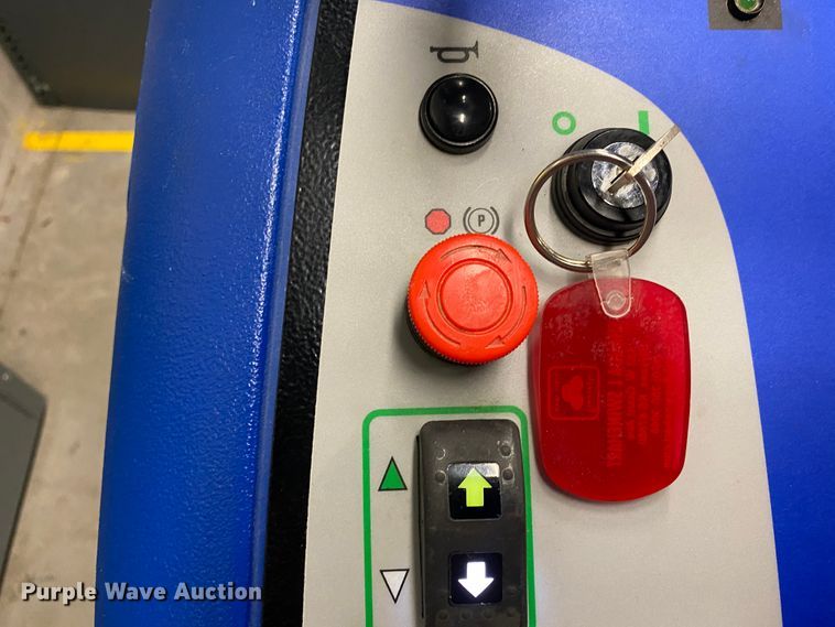 image for item DJ1112 Windsor floor cleaner