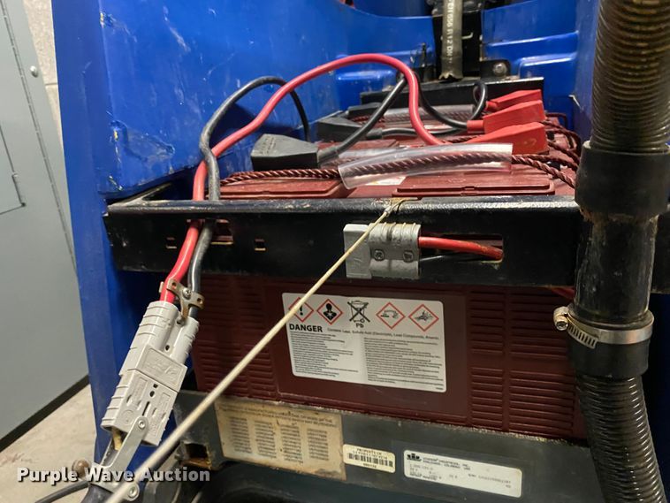 image for item DJ1112 Windsor floor cleaner