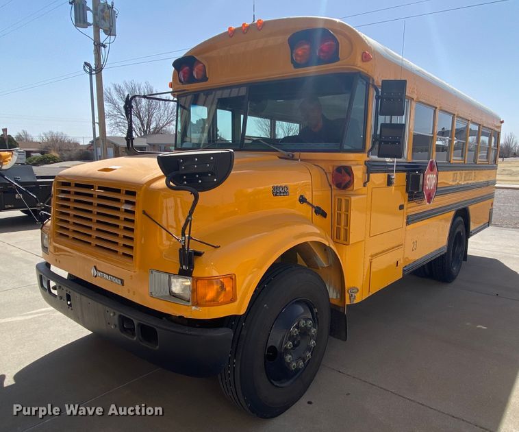 image for item DJ1113 2001 International 3800  school bus