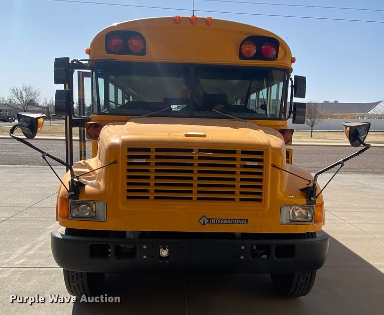 image for item DJ1113 2001 International 3800  school bus