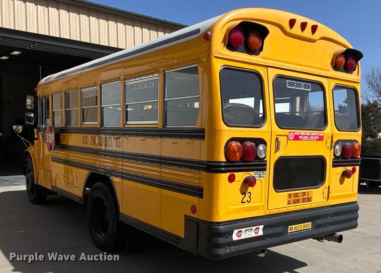 image for item DJ1113 2001 International 3800  school bus