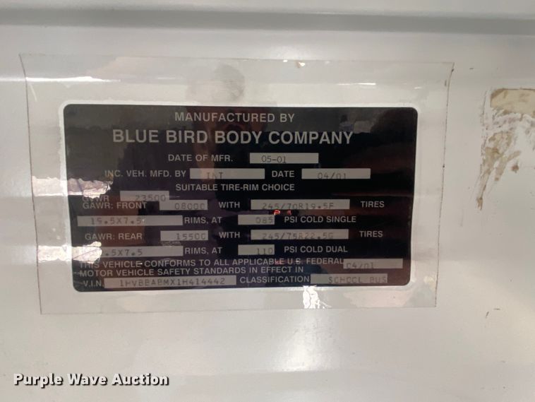 image for item DJ1113 2001 International 3800  school bus