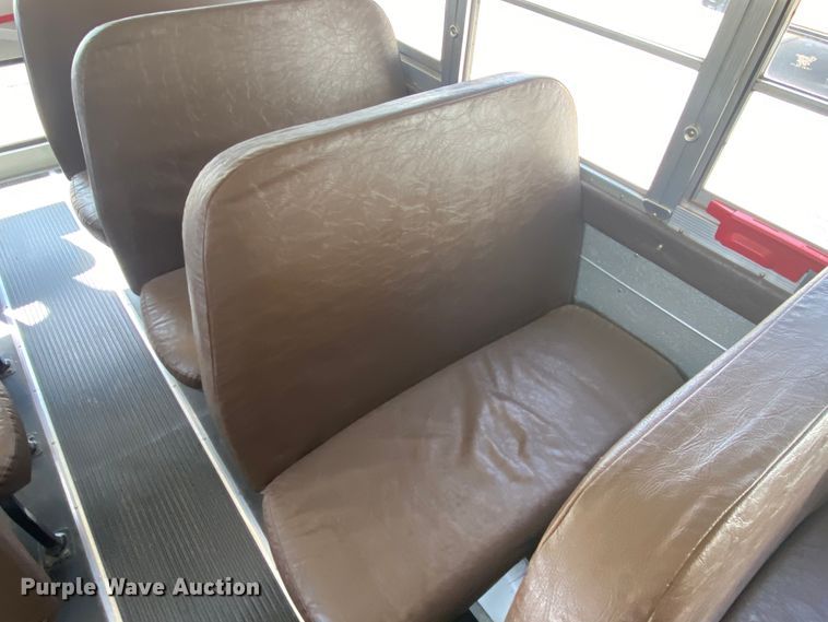 image for item DJ1113 2001 International 3800  school bus