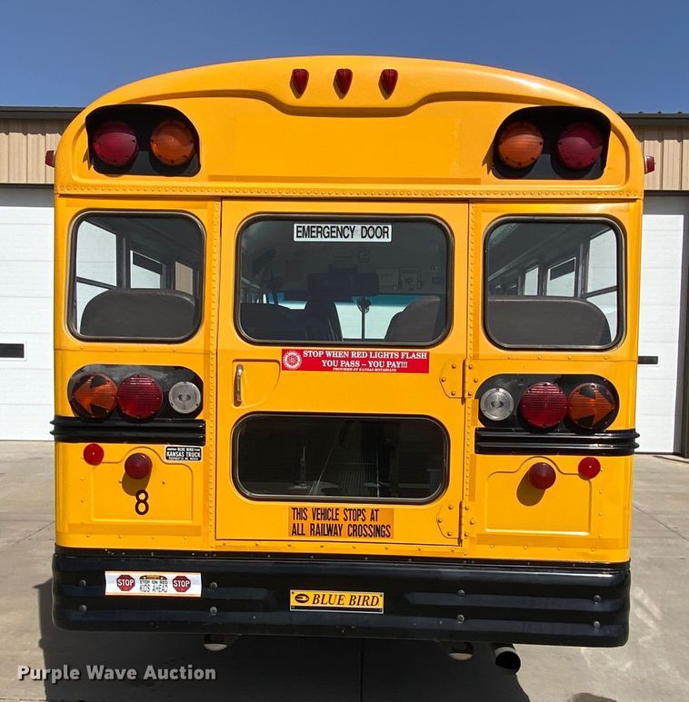 image for item DJ1114 2001 International 3800  school bus