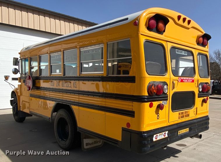 image for item DJ1114 2001 International 3800  school bus