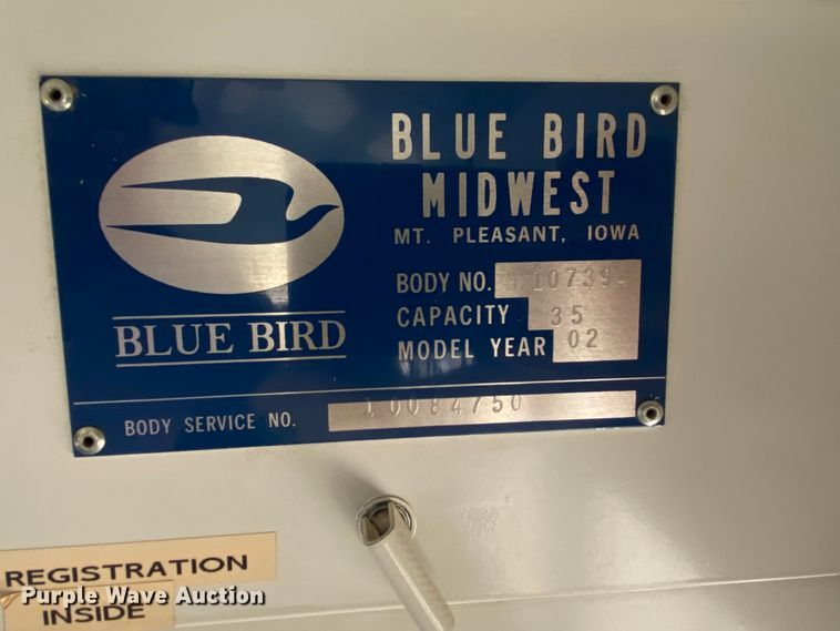 image for item DJ1114 2001 International 3800  school bus