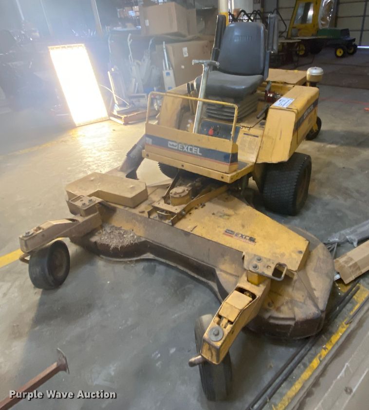 image for item DJ1115 Hustler 924712  ZTR lawn mower