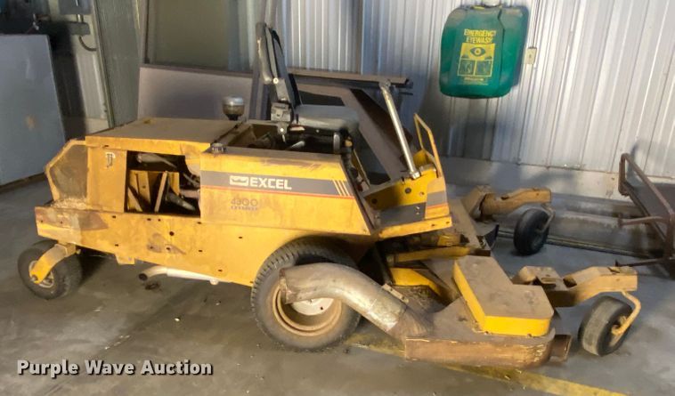 image for item DJ1115 Hustler 924712  ZTR lawn mower