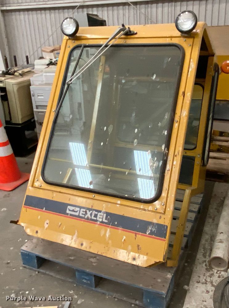 image for item DJ1115 Hustler 924712  ZTR lawn mower