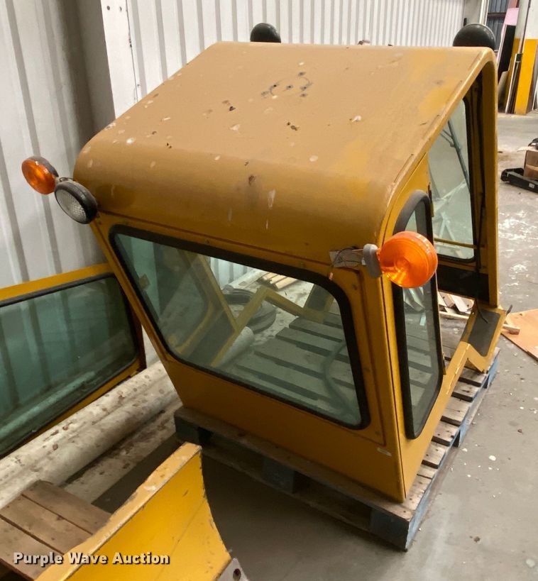 image for item DJ1115 Hustler 924712  ZTR lawn mower