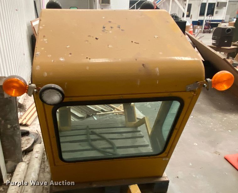 image for item DJ1115 Hustler 924712  ZTR lawn mower