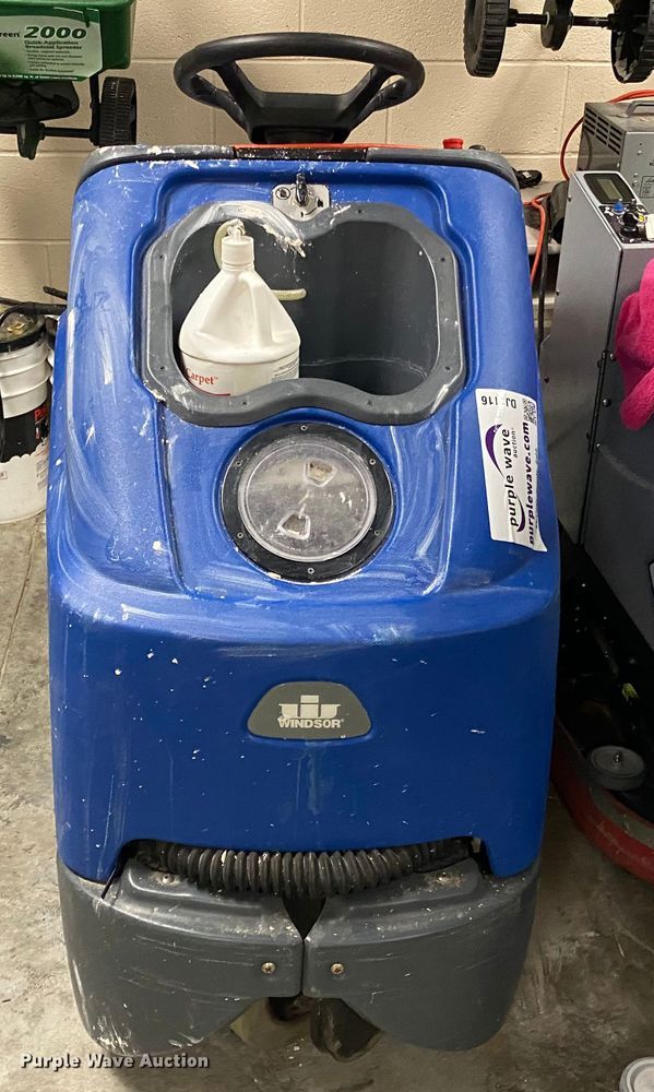 image for item DJ1116 Windsor Chariot CI24 floor cleaner