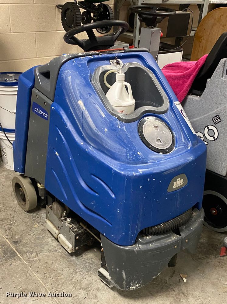 image for item DJ1116 Windsor Chariot CI24 floor cleaner