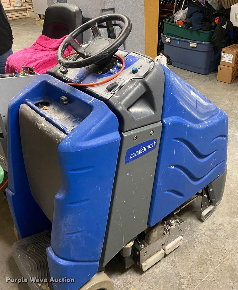 image for item DJ1116 Windsor Chariot CI24 floor cleaner