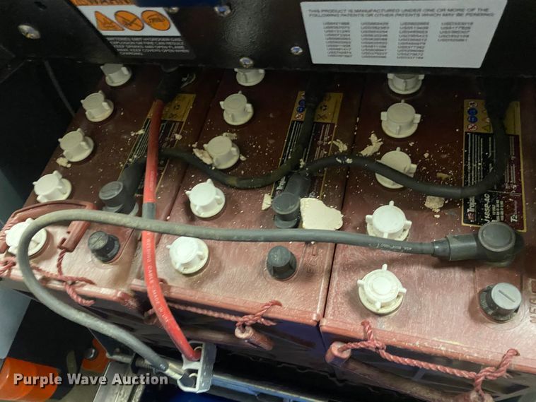 image for item DJ1116 Windsor Chariot CI24 floor cleaner