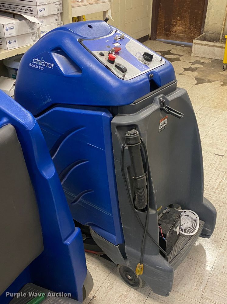 image for item DJ1117 Windsor Chariot 20 floor cleaner