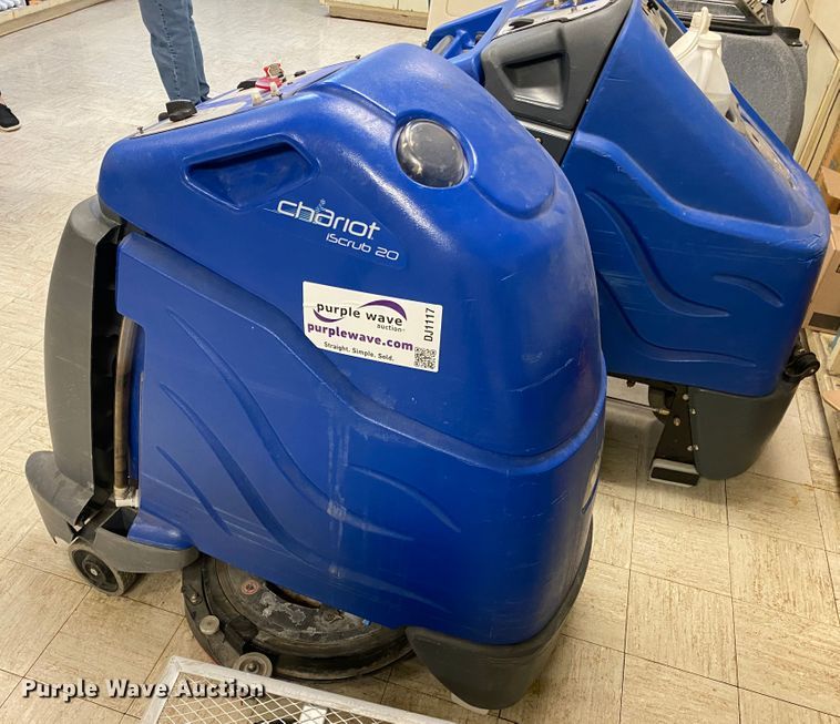 image for item DJ1117 Windsor Chariot 20 floor cleaner