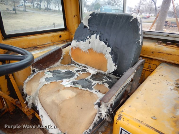 image for item DJ2952 1976 Caterpillar 930  wheel loader