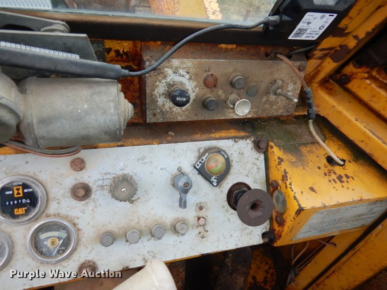 image for item DJ2952 1976 Caterpillar 930  wheel loader