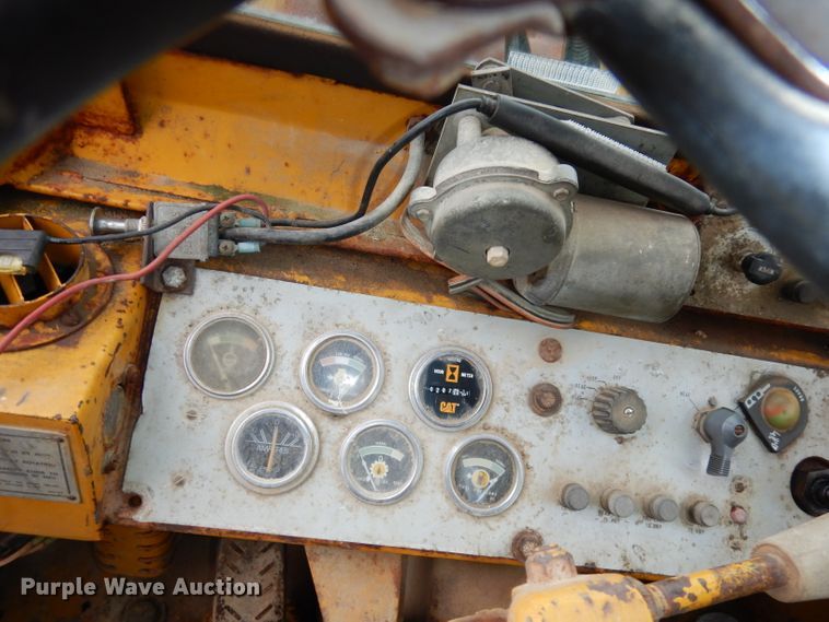 image for item DJ2952 1976 Caterpillar 930  wheel loader