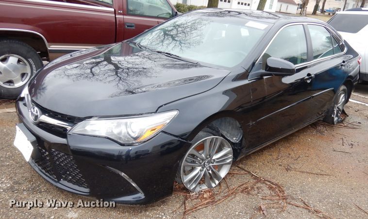 image for item DJ2955 2016 Toyota Camry SE