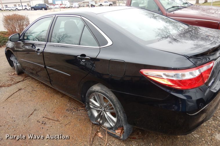 image for item DJ2955 2016 Toyota Camry SE