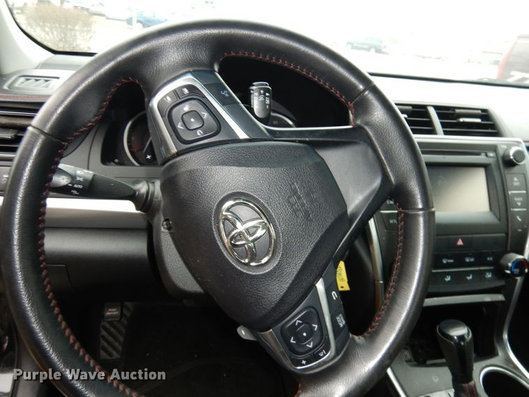 image for item DJ2955 2016 Toyota Camry SE